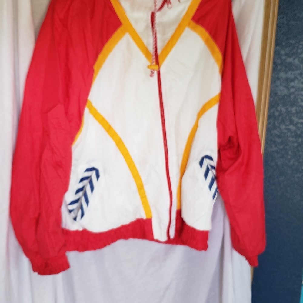 Vintage 1980's Retro Throwback Windbreaker. Lightweight. Red And White - Picture 2 of 6